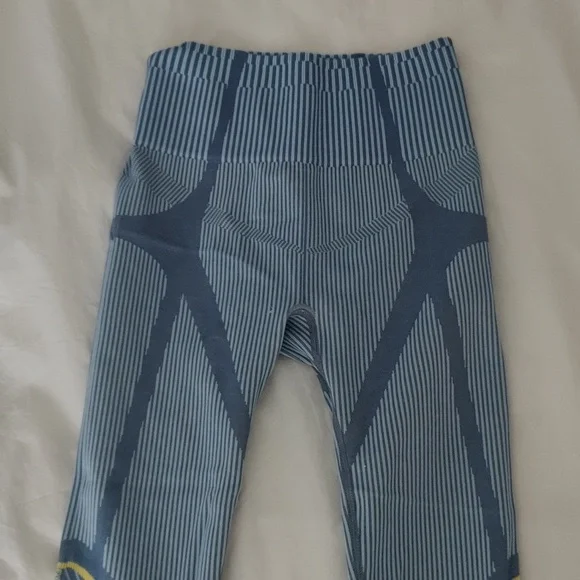 Fabletics ensemble - Picture 3 of 6